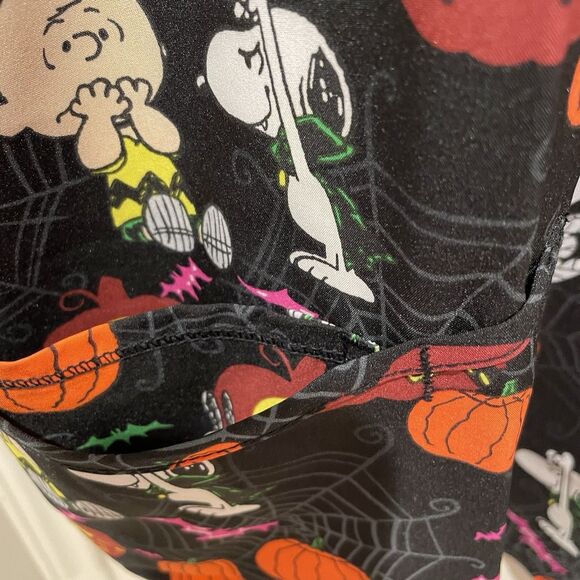 Medical Scrubs Peanuts Snoopy Charlie Brown Halloween Women’s Plus Size 3X NEW - Picture 11 of 11
